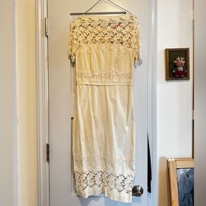 Ivanka Trump Stretch Cream Dress with Lace Size 4